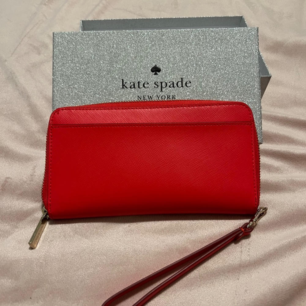 Red Kate Spade Wristlet - Picture 4 of 4